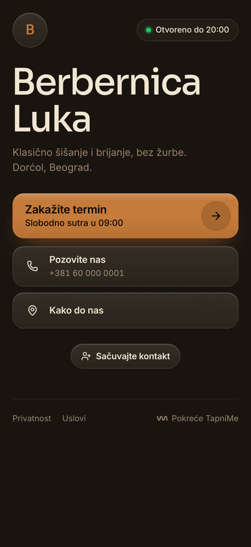 Ista stranica u radno vreme: zelena oznaka „Otvoreno do 20:00” iznad imena, isto glavno dugme za zakazivanje i isti redovi ispod njega.