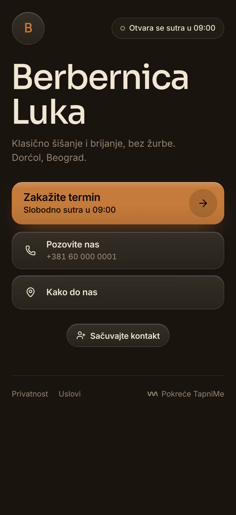 Stranica berbernice pre otvaranja: oznaka „Otvara se sutra u 09:00”, glavno dugme „Zakažite termin” sa natpisom „Slobodno sutra u 09:00”, redovi „Pozovite nas” i „Kako do nas” i dugme „Sačuvajte kontakt”.
